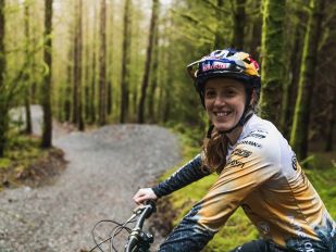 A new season with Dan, Gee and Rachel Atherton is starting!