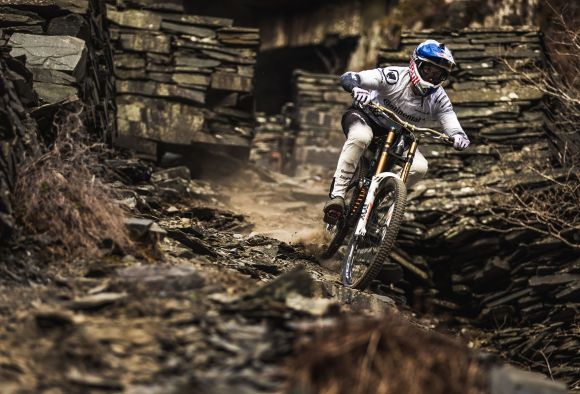 Gee Atherton in action (Credit Dan Griffiths)